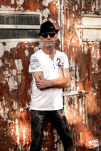 Ein Porträt von Ulli, dem Schlagzeuger.